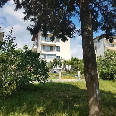 партерен Sunny Garden Lägenhet