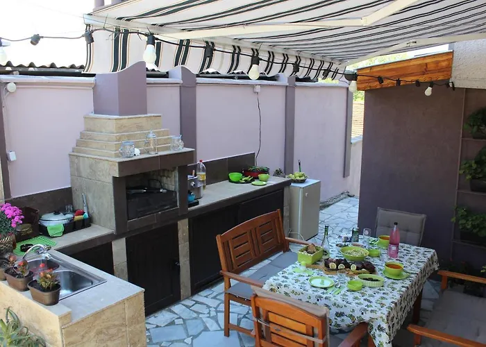 Apartament партерен Sunny Garden Ahtopol