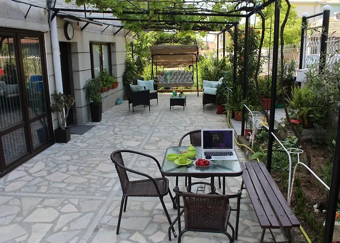 партерен Sunny Garden *