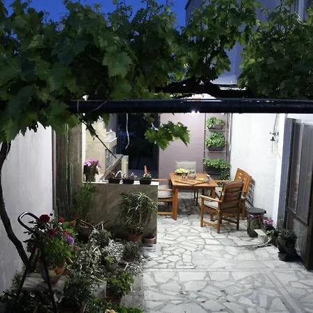 Appartement партерен Sunny Garden